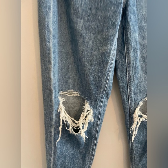 American Eagle Blue Jeans with Distressing and High Waist - Picture 2 of 6